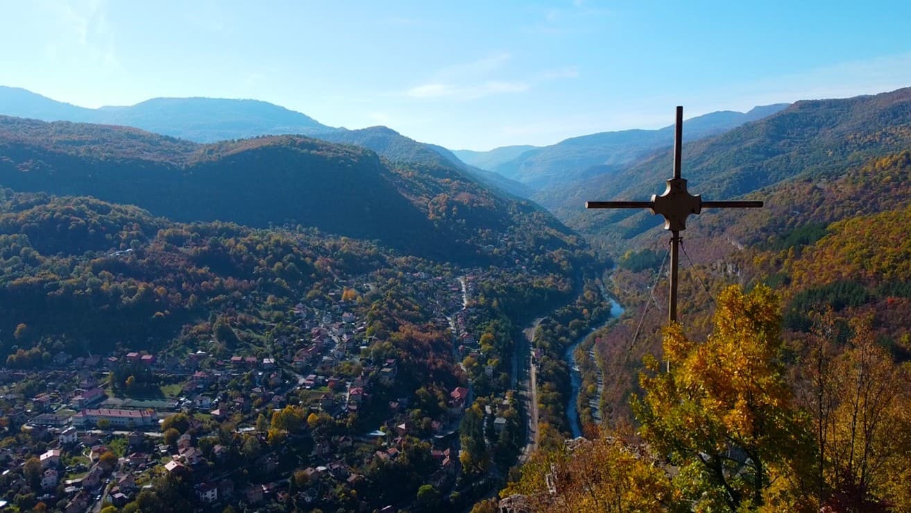 Кръстът на загиналите планинари и алпинисти