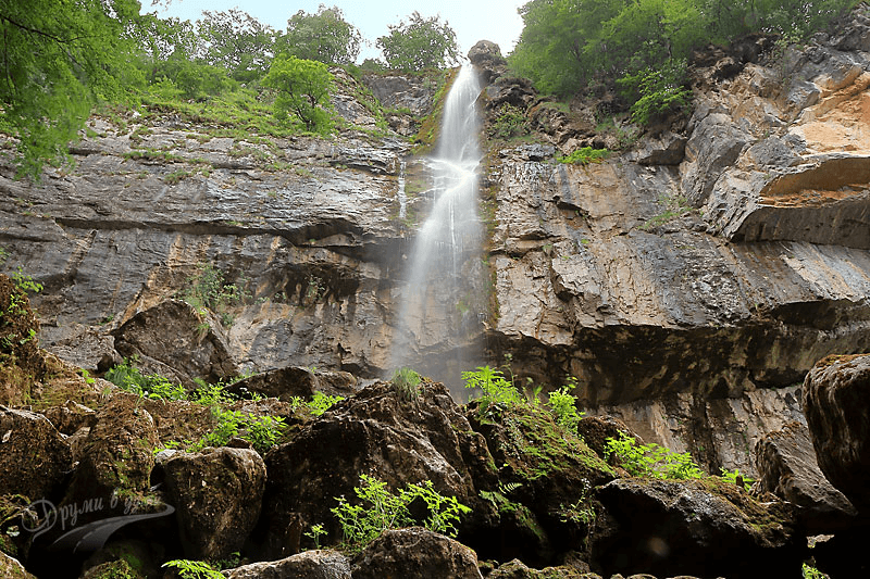 Водопад „Боров камък"