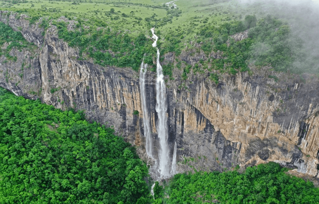 Водопад „Скакля"